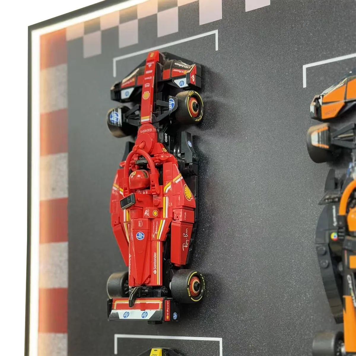 Wandmontierter Displayrahmen, kompatibel mit der LEGO® Speed ​​Champions F1-Serie