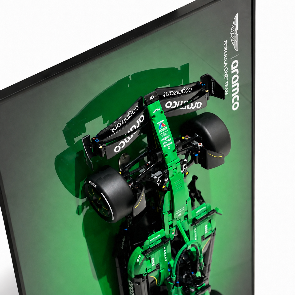Premium-Wanddisplay kompatibel mit LEGO® Technic™ McLaren F1 42141 Stil D