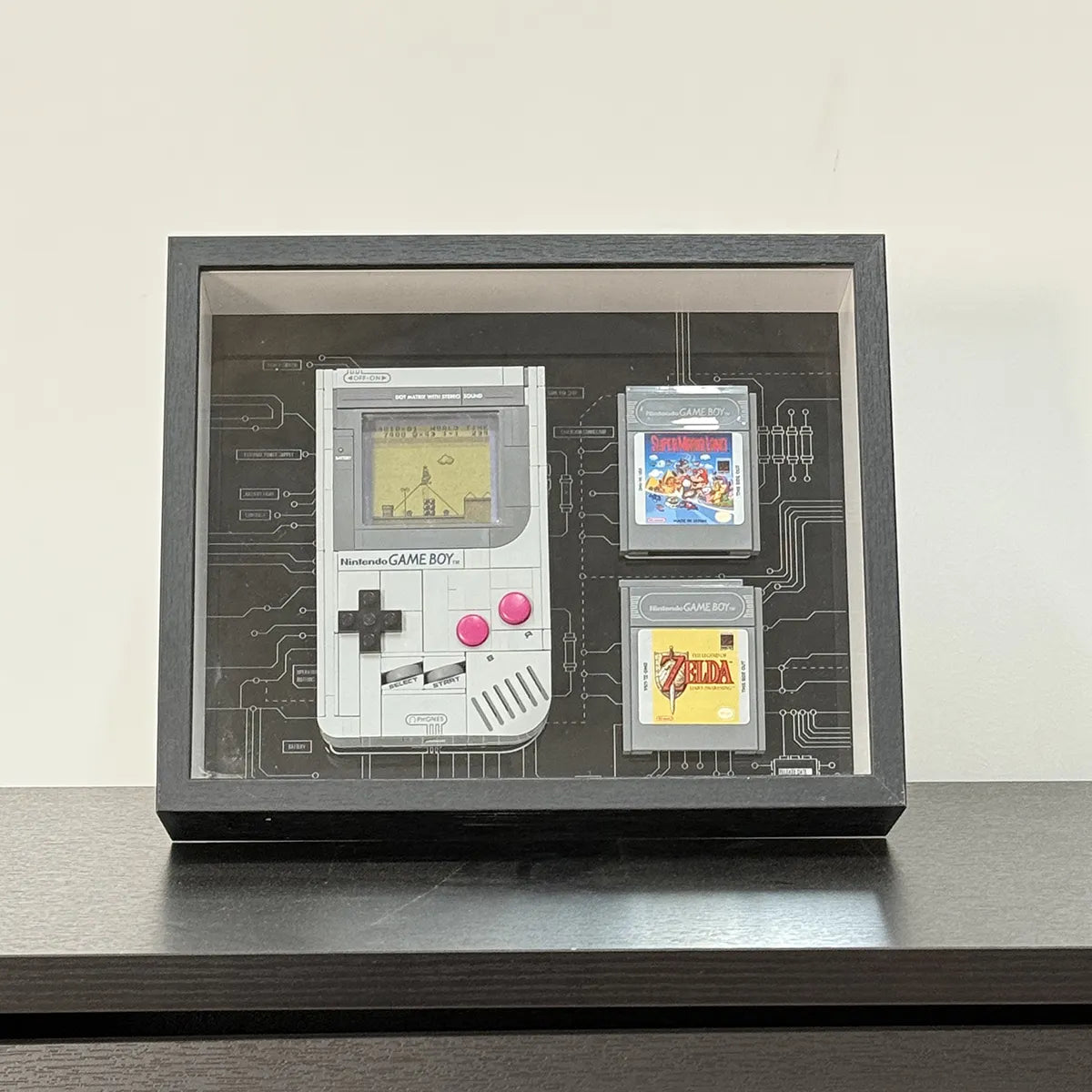 Wandmontierter Displayrahmen für Game Boy-Konsole und -Kassetten 72046 