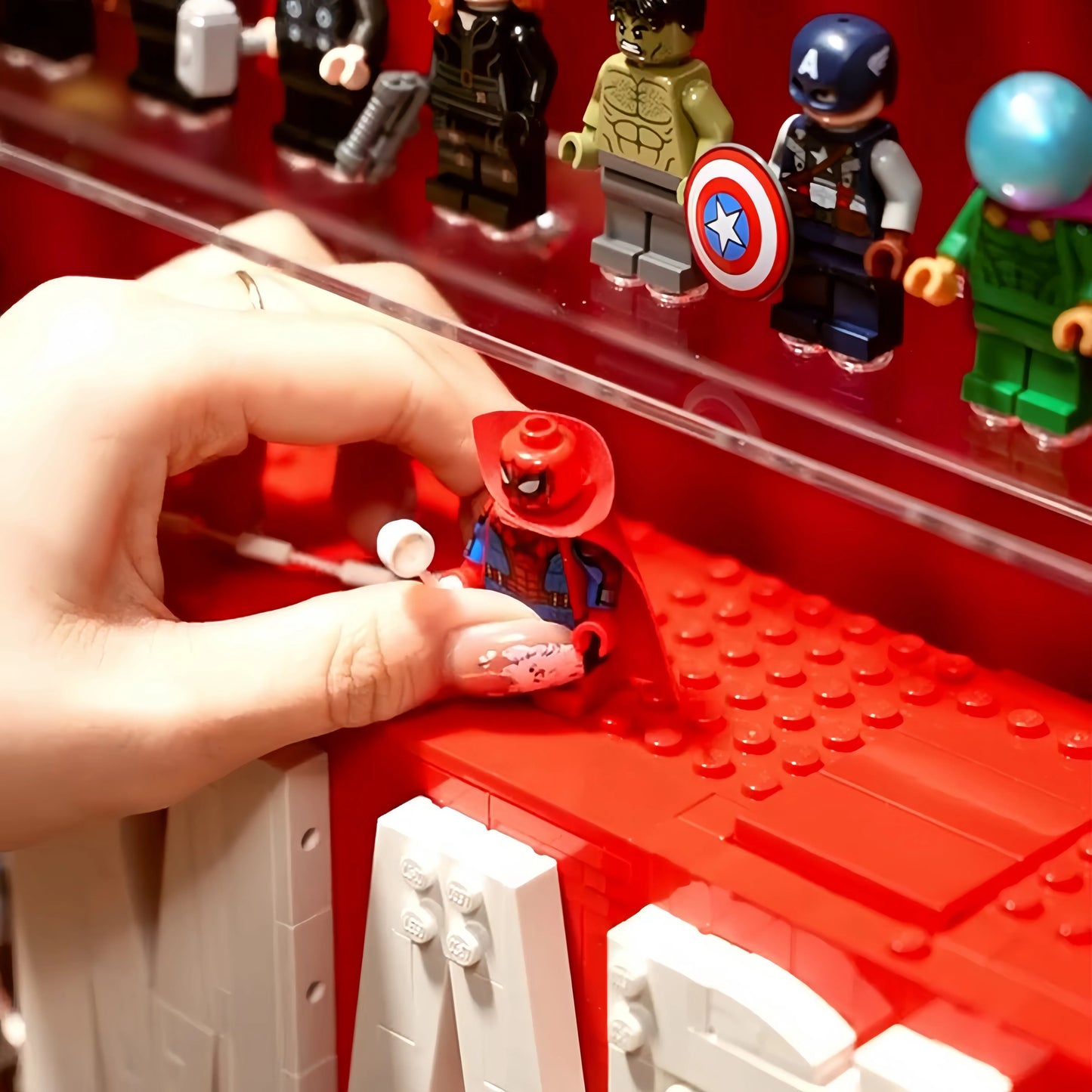 124 LEGO® Marvel Minifigures Wall Display Case