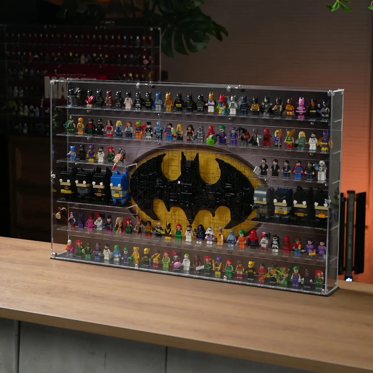 124 LEGO DC Minifigures Wall Display Case