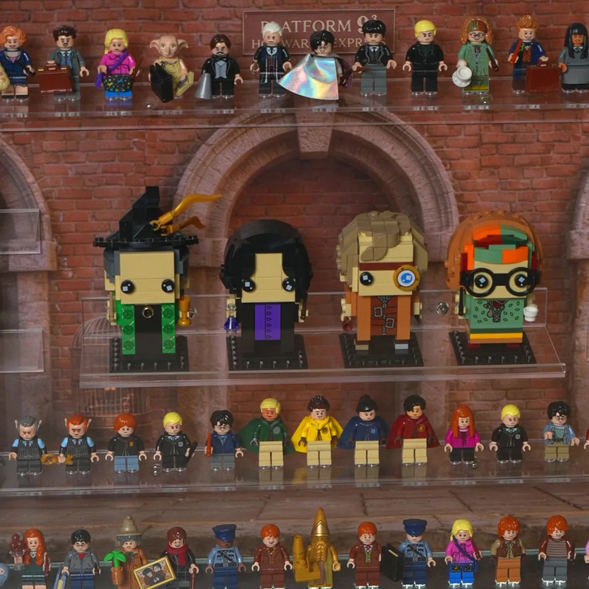92 LEGO Minifiguren Wandvitrine