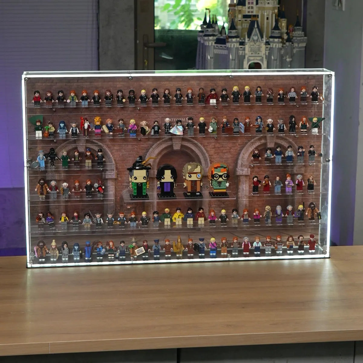 92 LEGO Minifiguren Wandvitrine