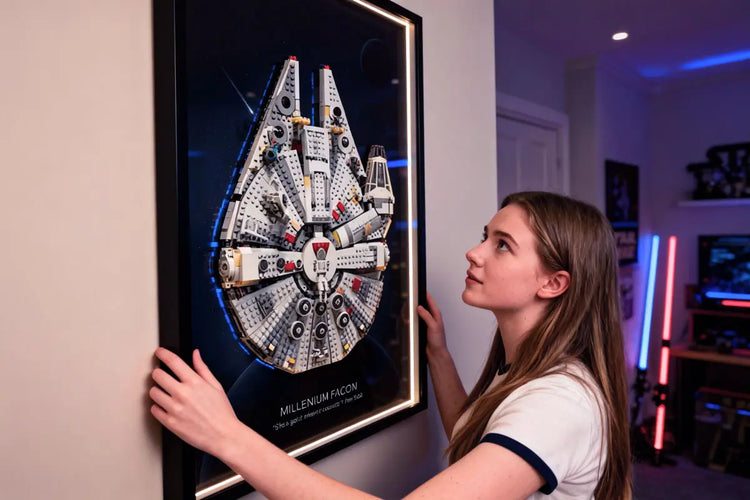 star_wars_display_frame_installation_5fe0c5b5-eb71-4bac-b134-fb14e5698c55.webp?v=1765576648&width=750